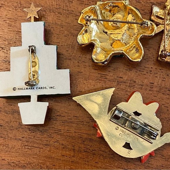 Lot of Christmas Season Brooches and Festive Pins - Picture 7 of 10